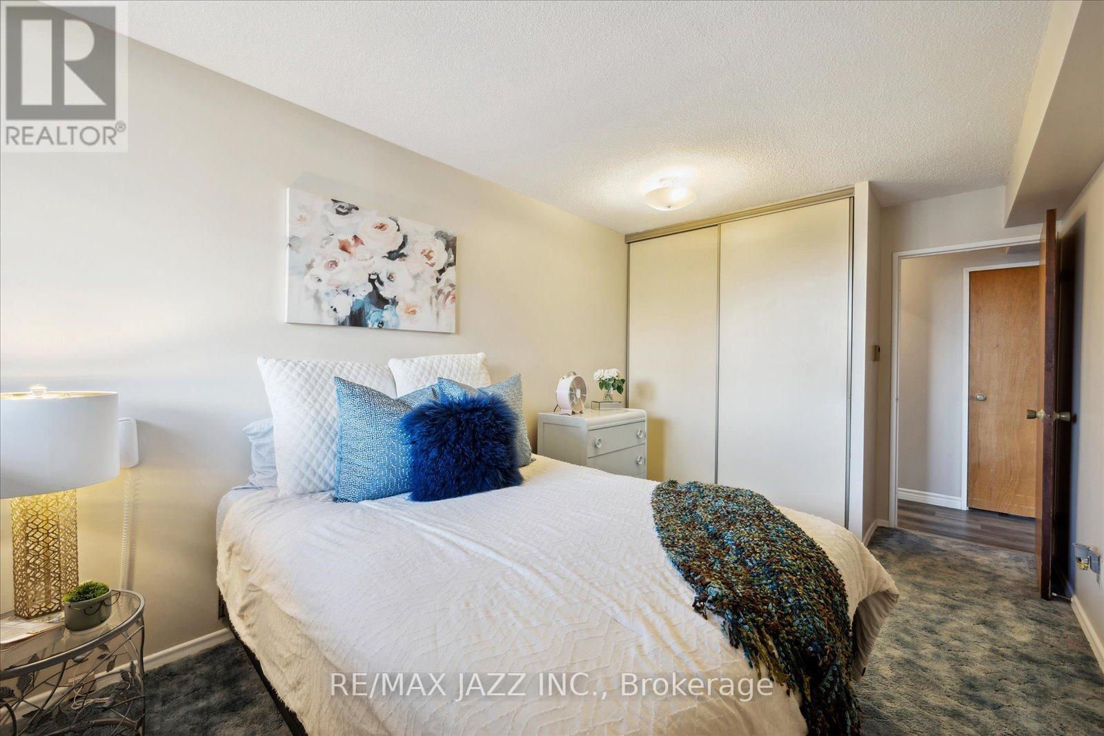 ##206 -120 ELGIN ST W, ##206