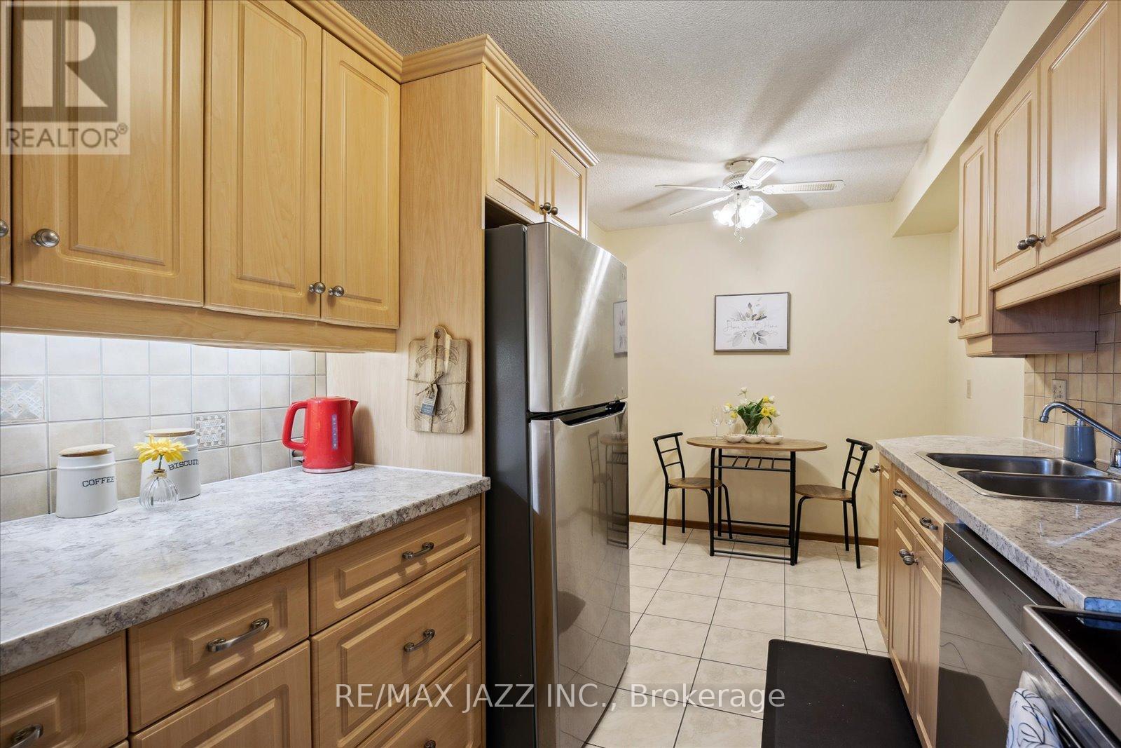 ##206 -120 ELGIN ST W, ##206