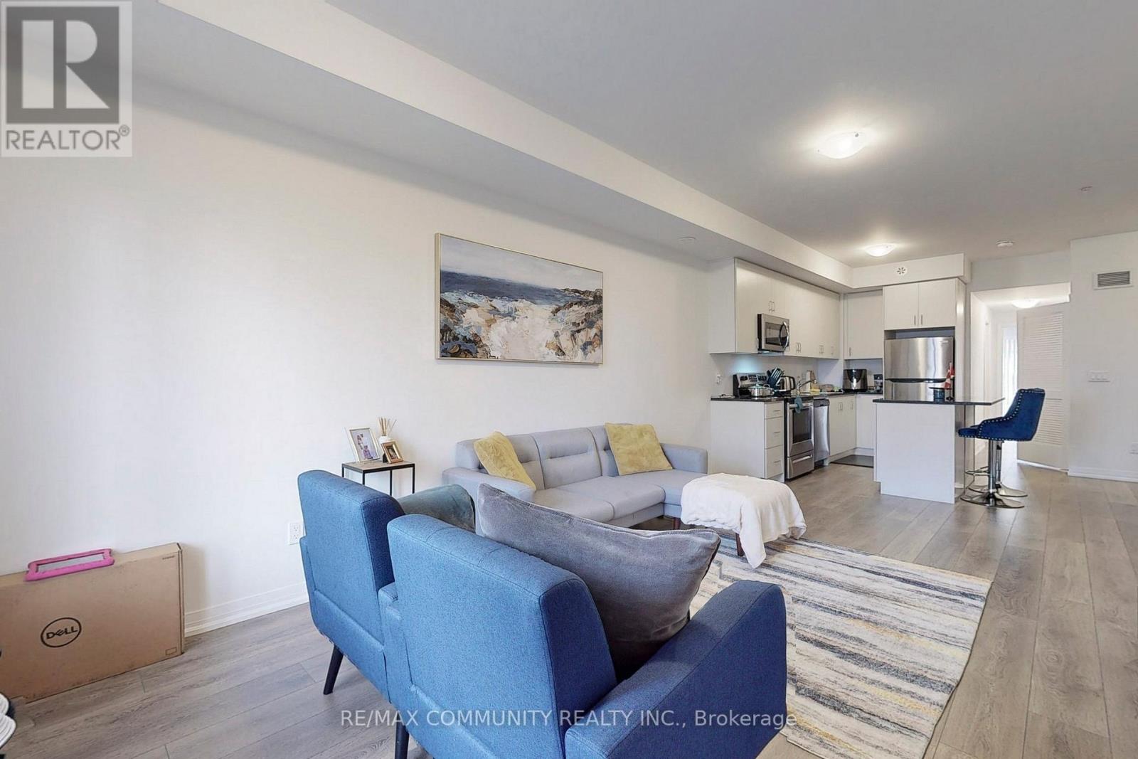 #201 -2635 WILLIAM JACKSON DR, #201