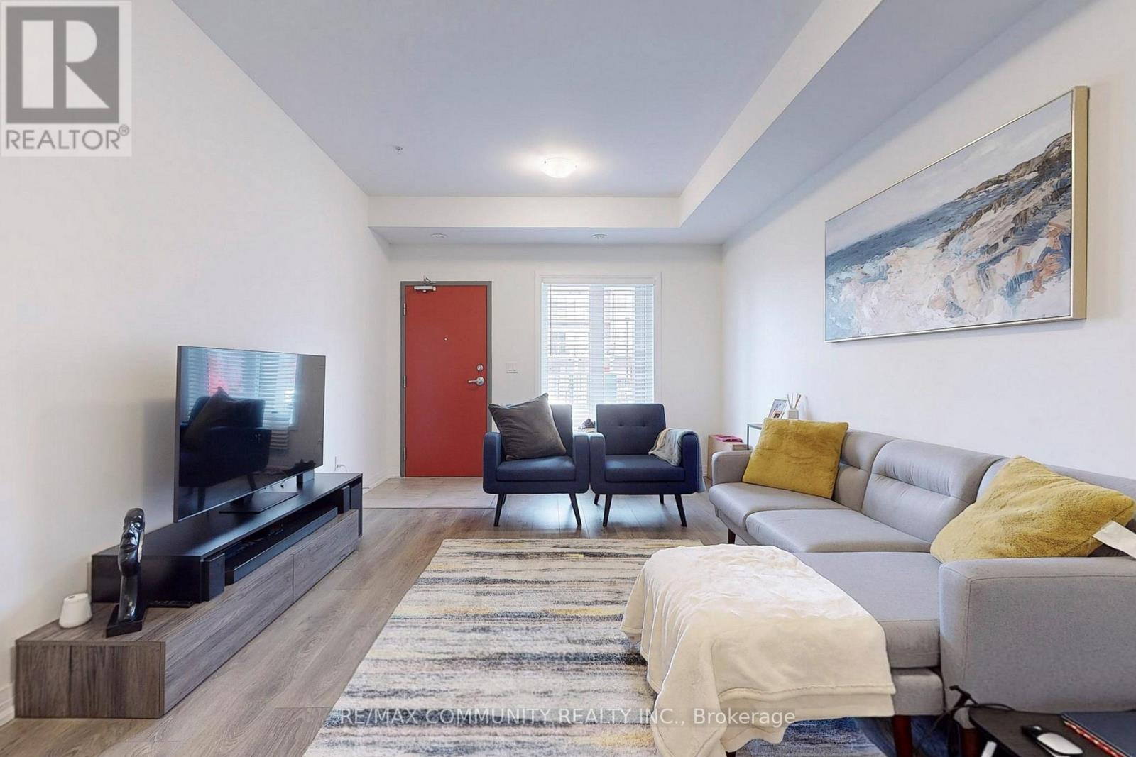 #201 -2635 WILLIAM JACKSON DR, #201