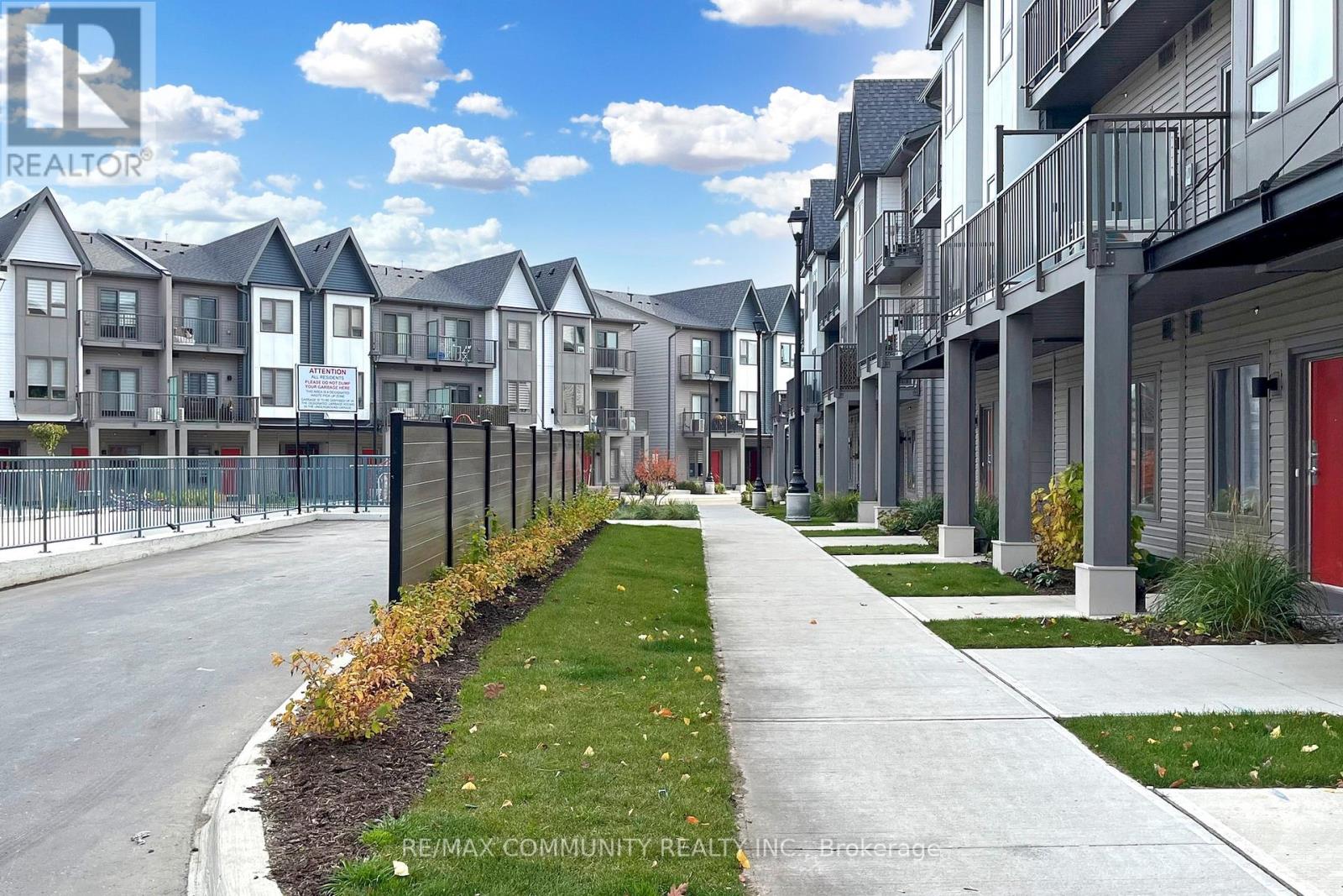 #201 -2635 WILLIAM JACKSON DR, #201