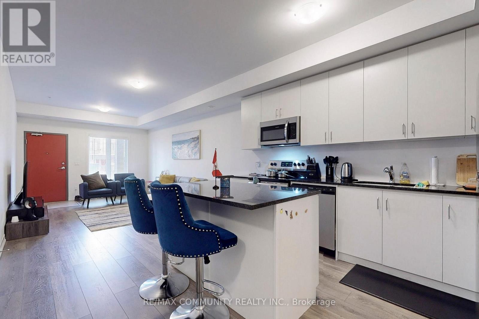 #201 -2635 WILLIAM JACKSON DR, #201