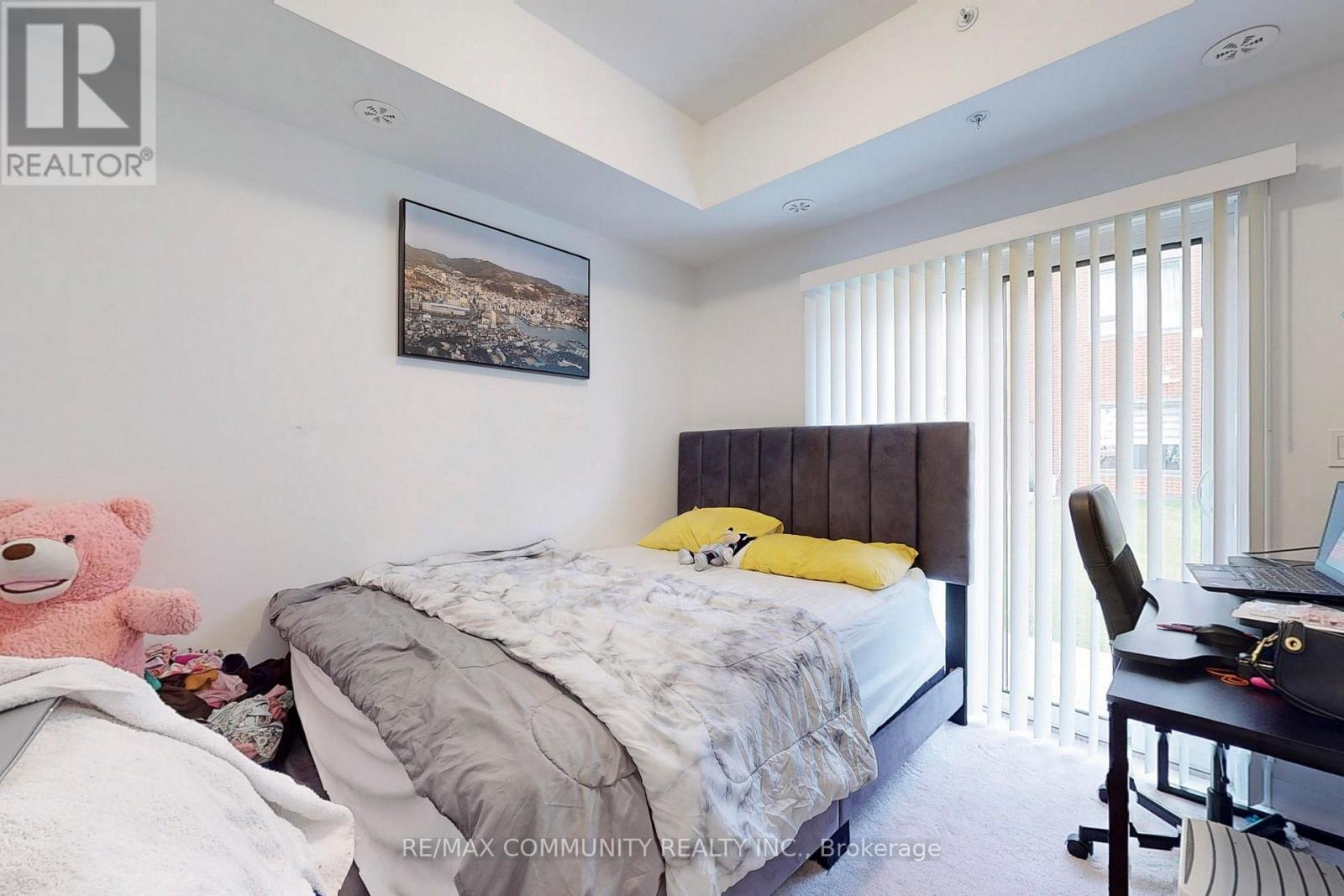 #201 -2635 WILLIAM JACKSON DR, #201