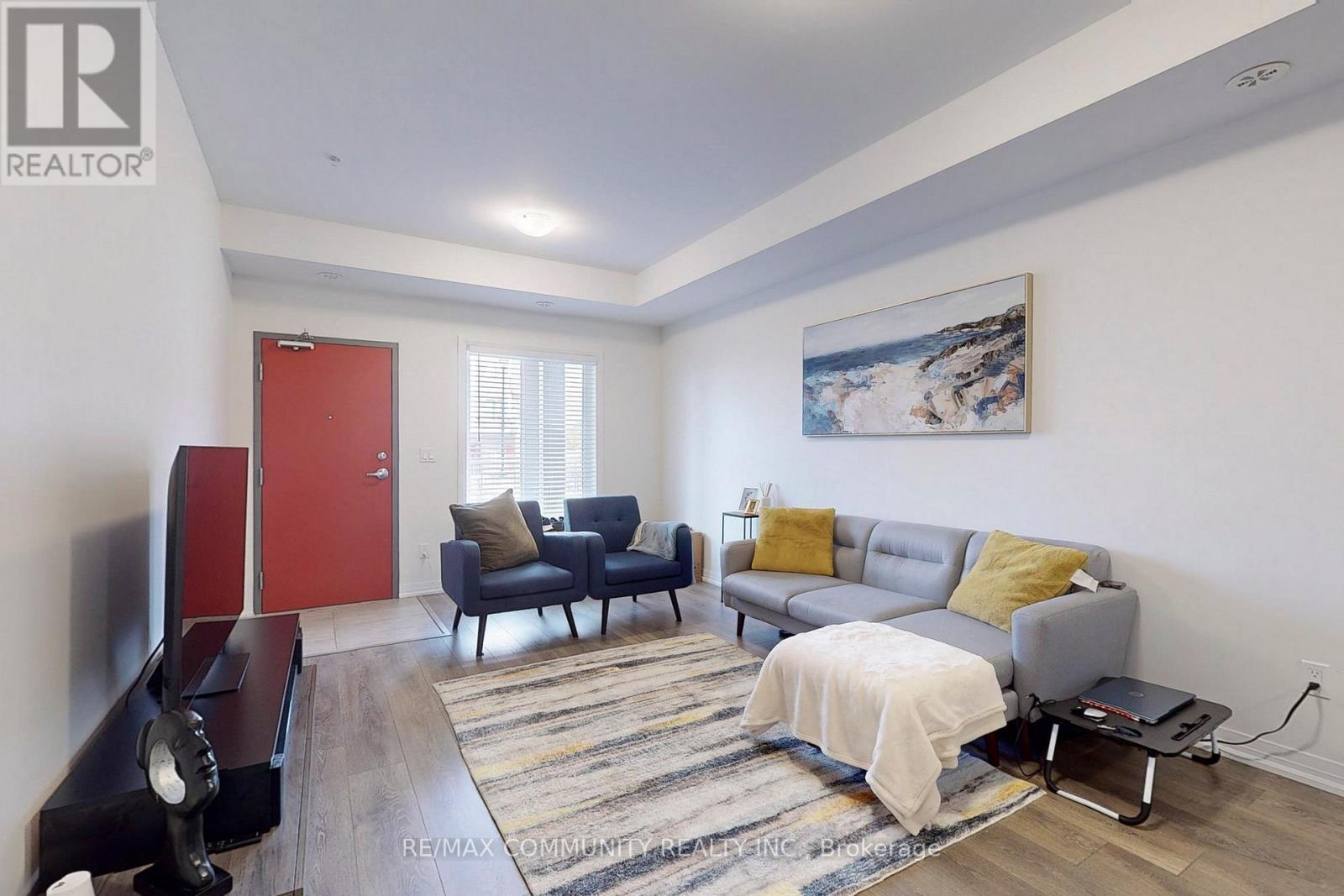 #201 -2635 WILLIAM JACKSON DR, #201