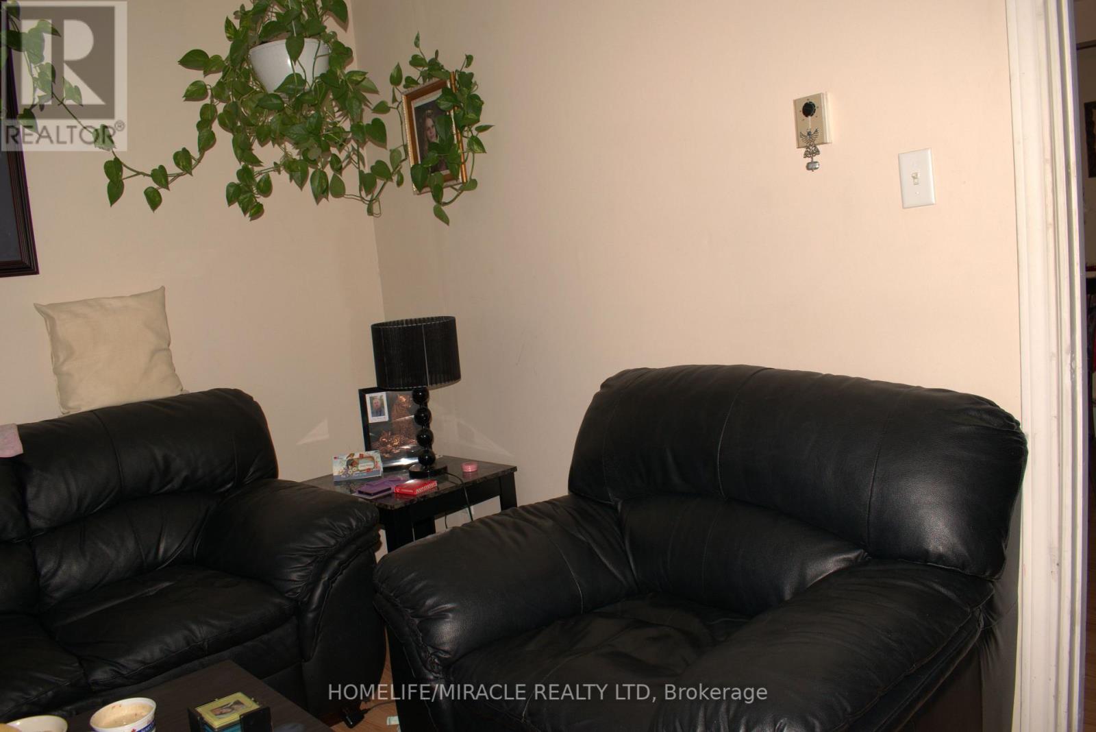 #9 -1945 DENMAR RD N, #9