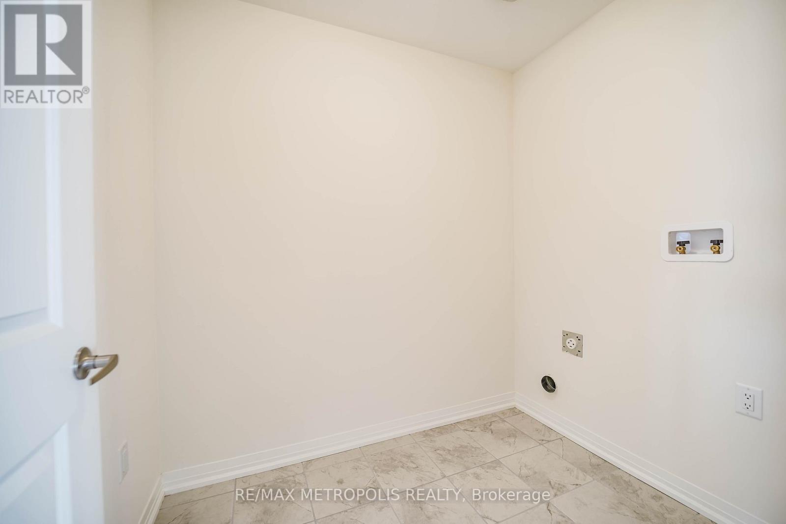 2724 PETER MATTHEWS DR