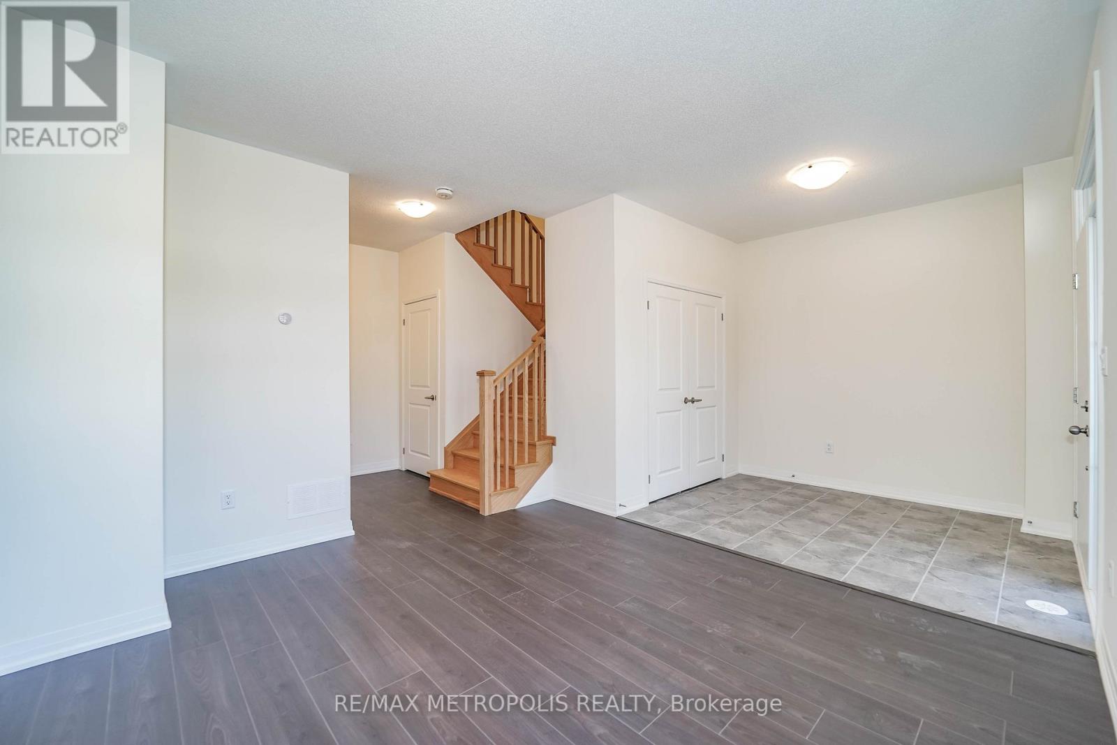 2724 PETER MATTHEWS DR