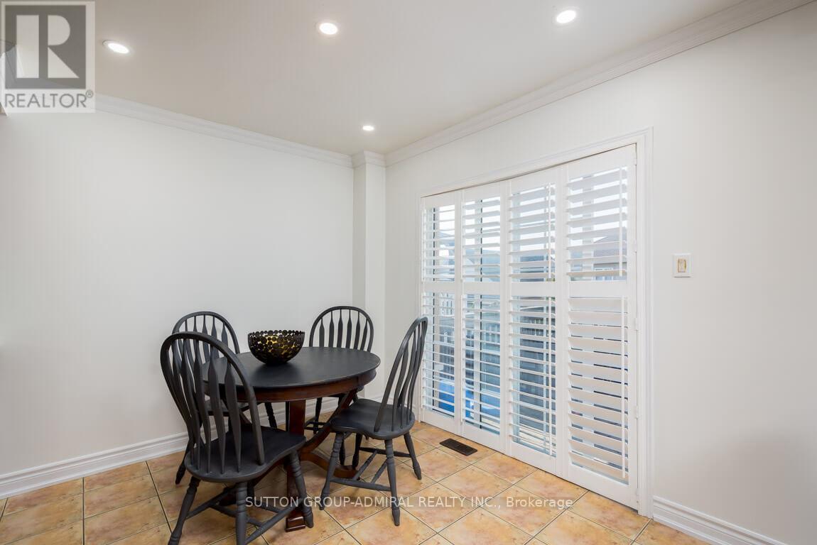 1256 LANGLEY CIRC