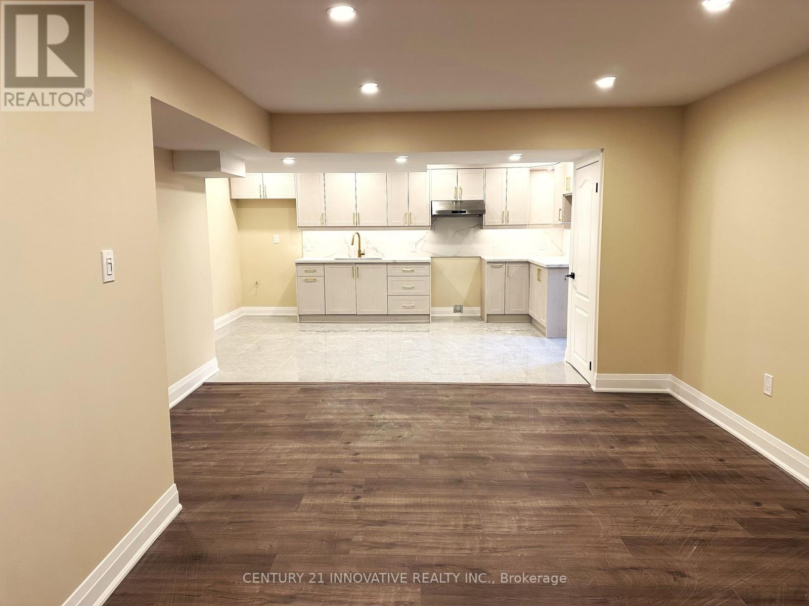 124 HURST DR