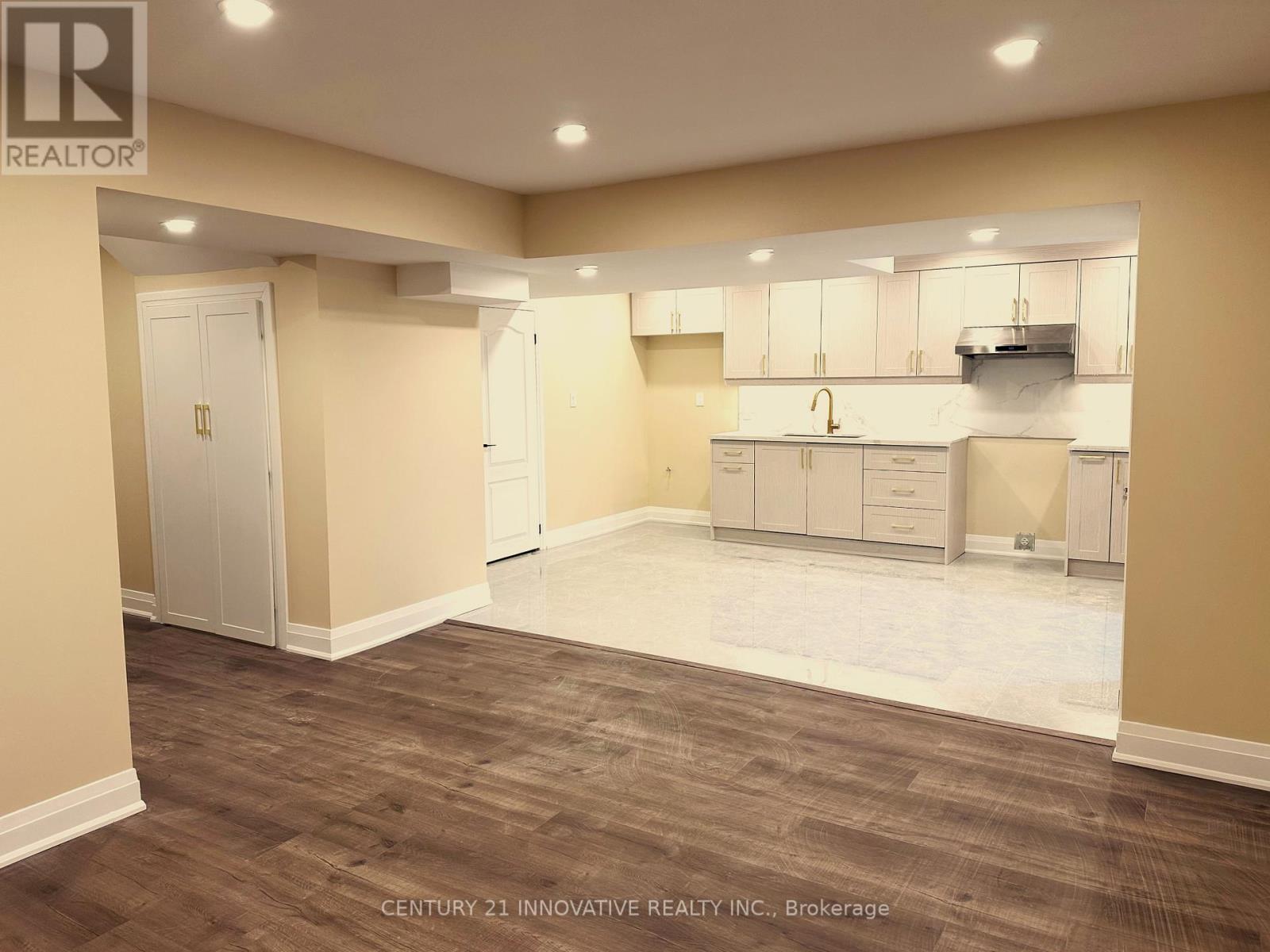 124 HURST DR