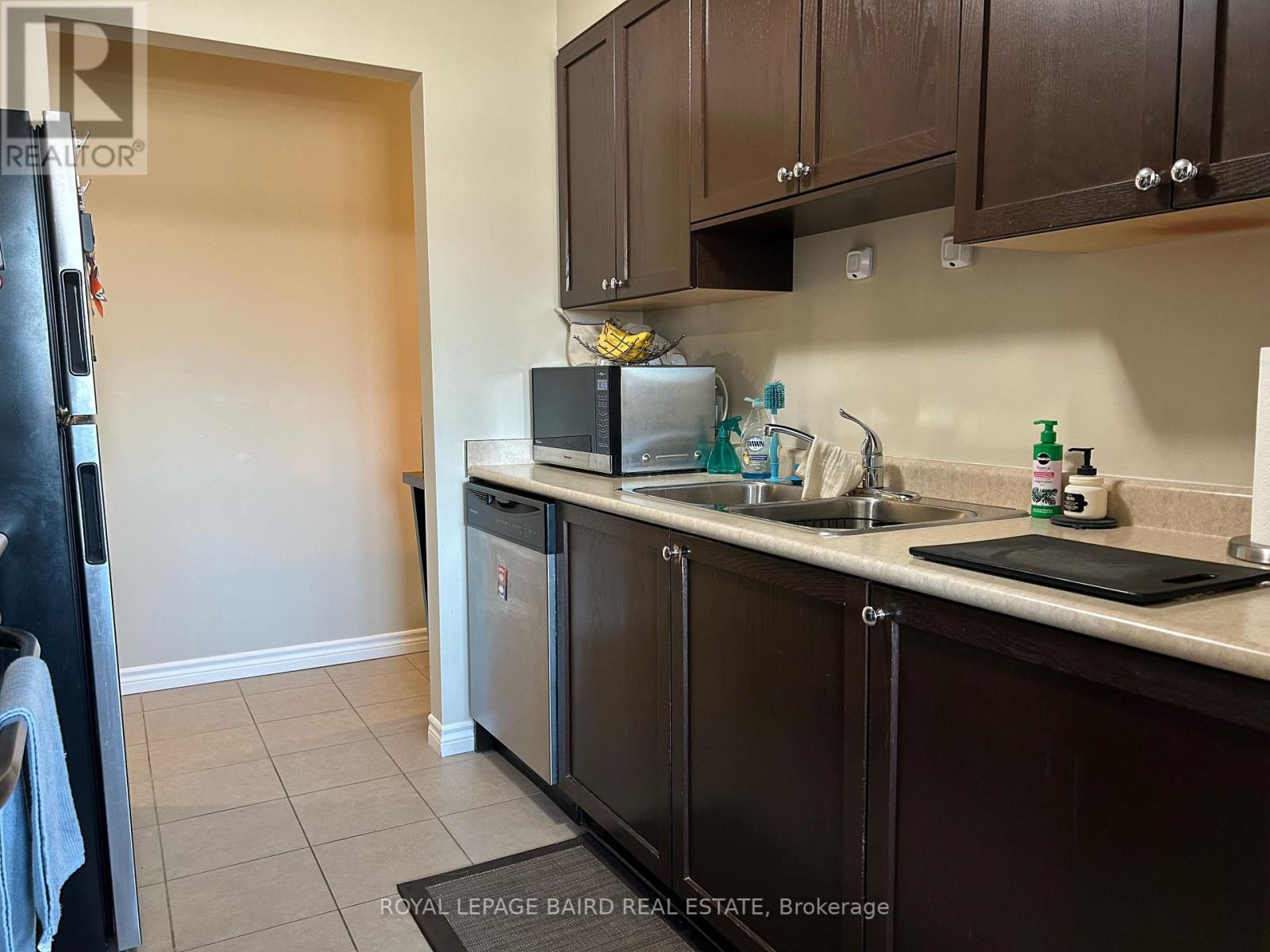 #1 -1418 SIMCOE ST S, #1
