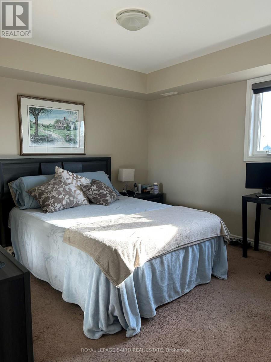 #1 -1418 SIMCOE ST S, #1