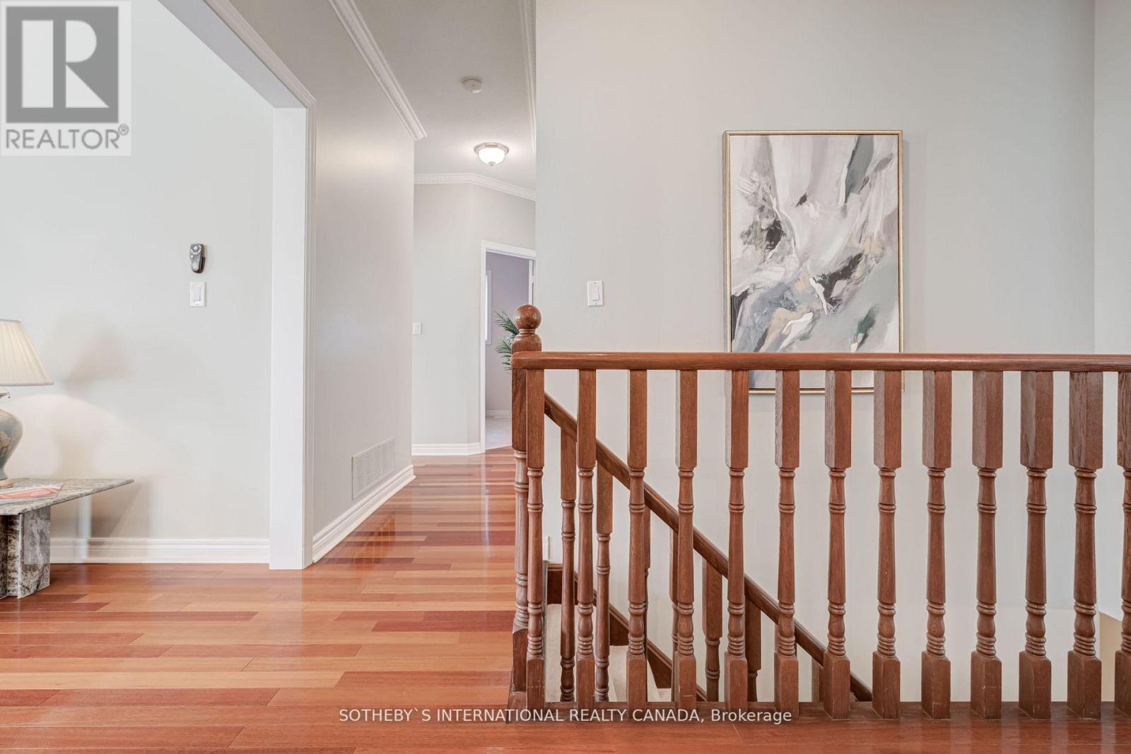 181 CARNWITH DR W