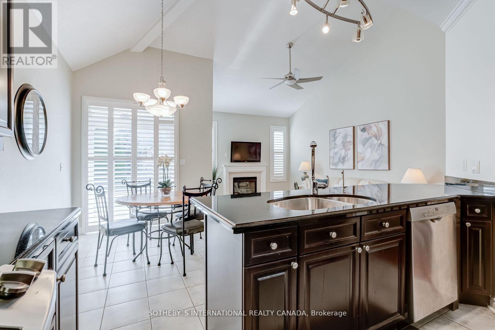 181 CARNWITH DR W