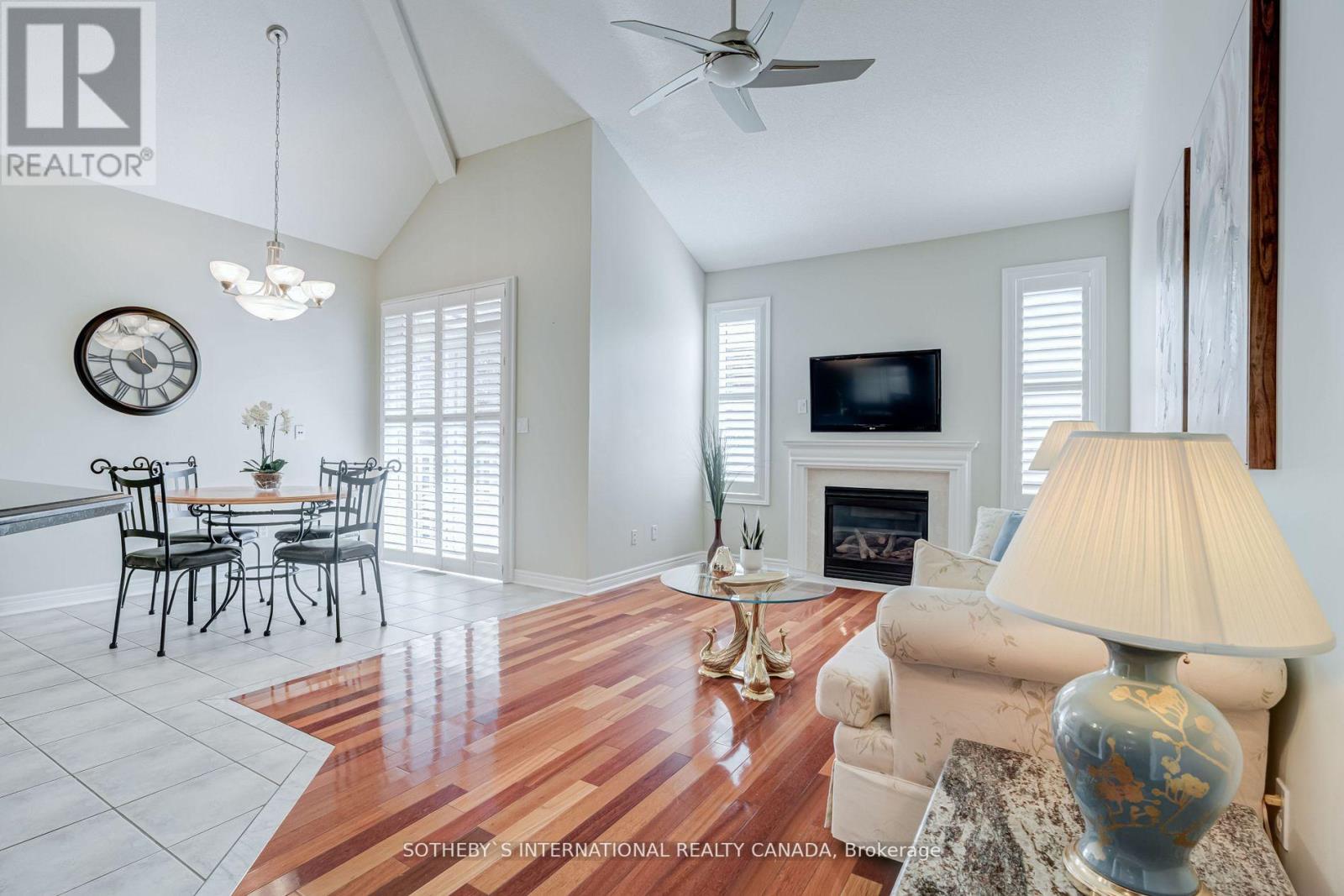 181 CARNWITH DR W