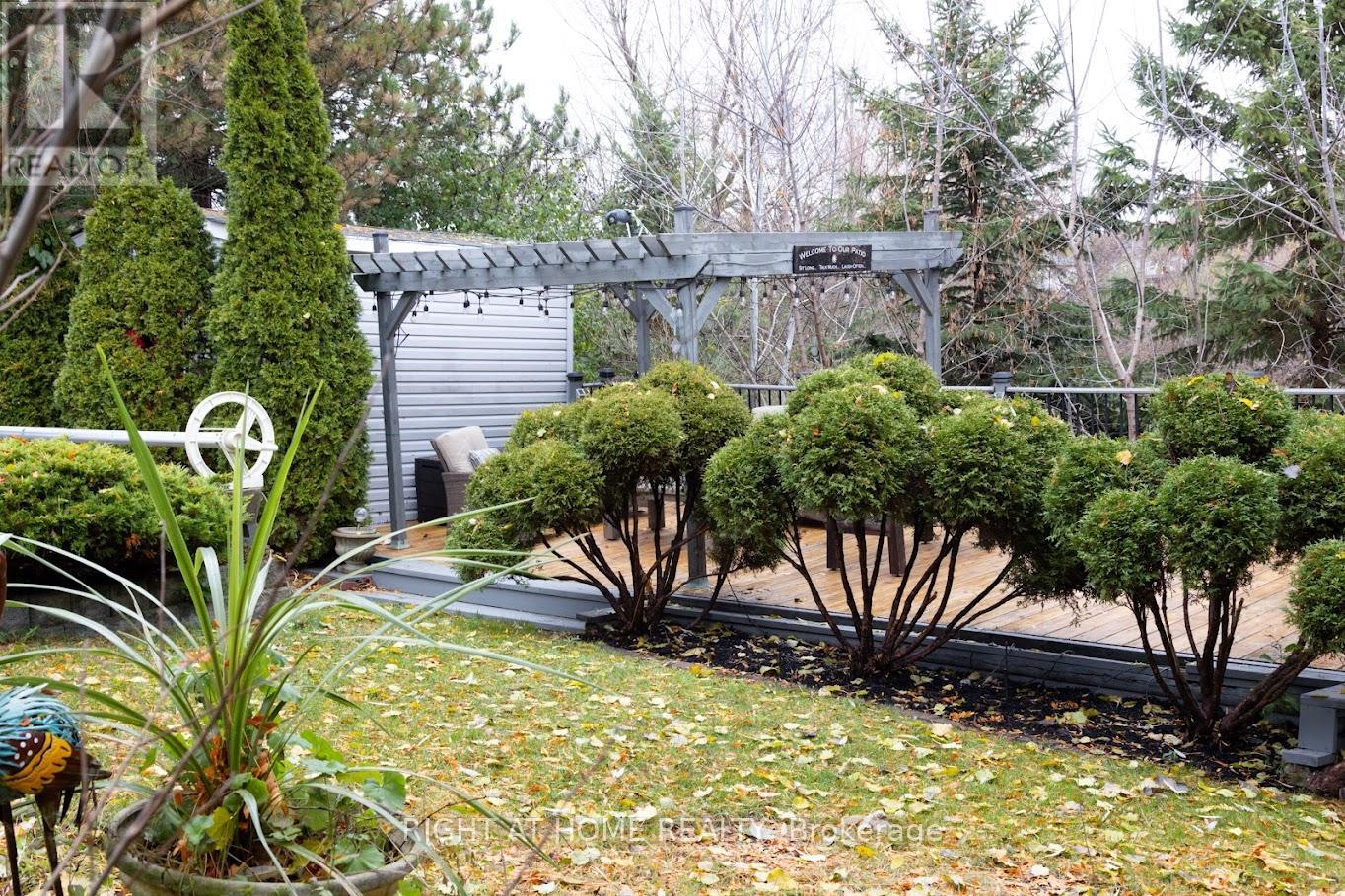 591 DUNROBIN CRT N