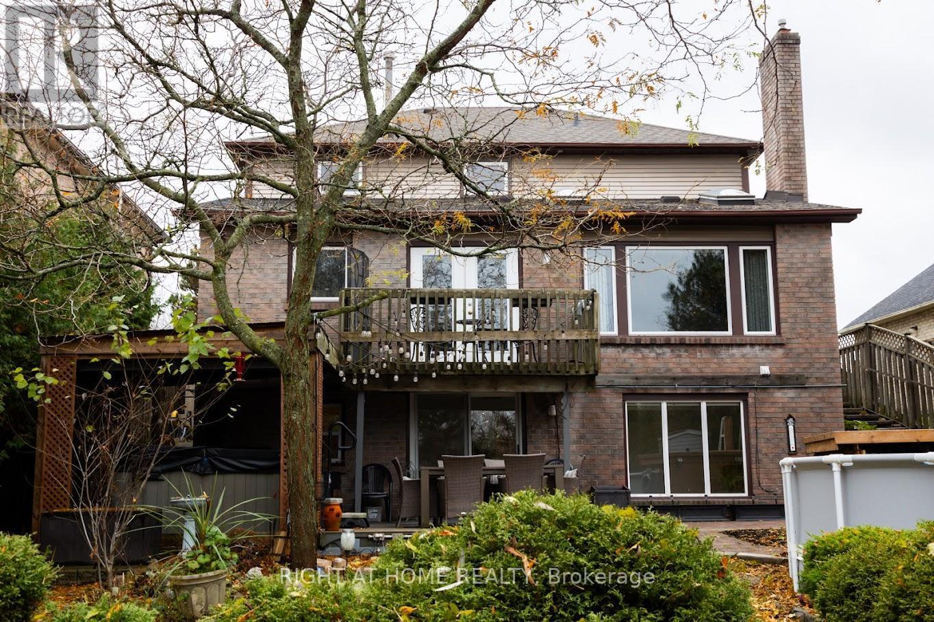 591 DUNROBIN CRT N