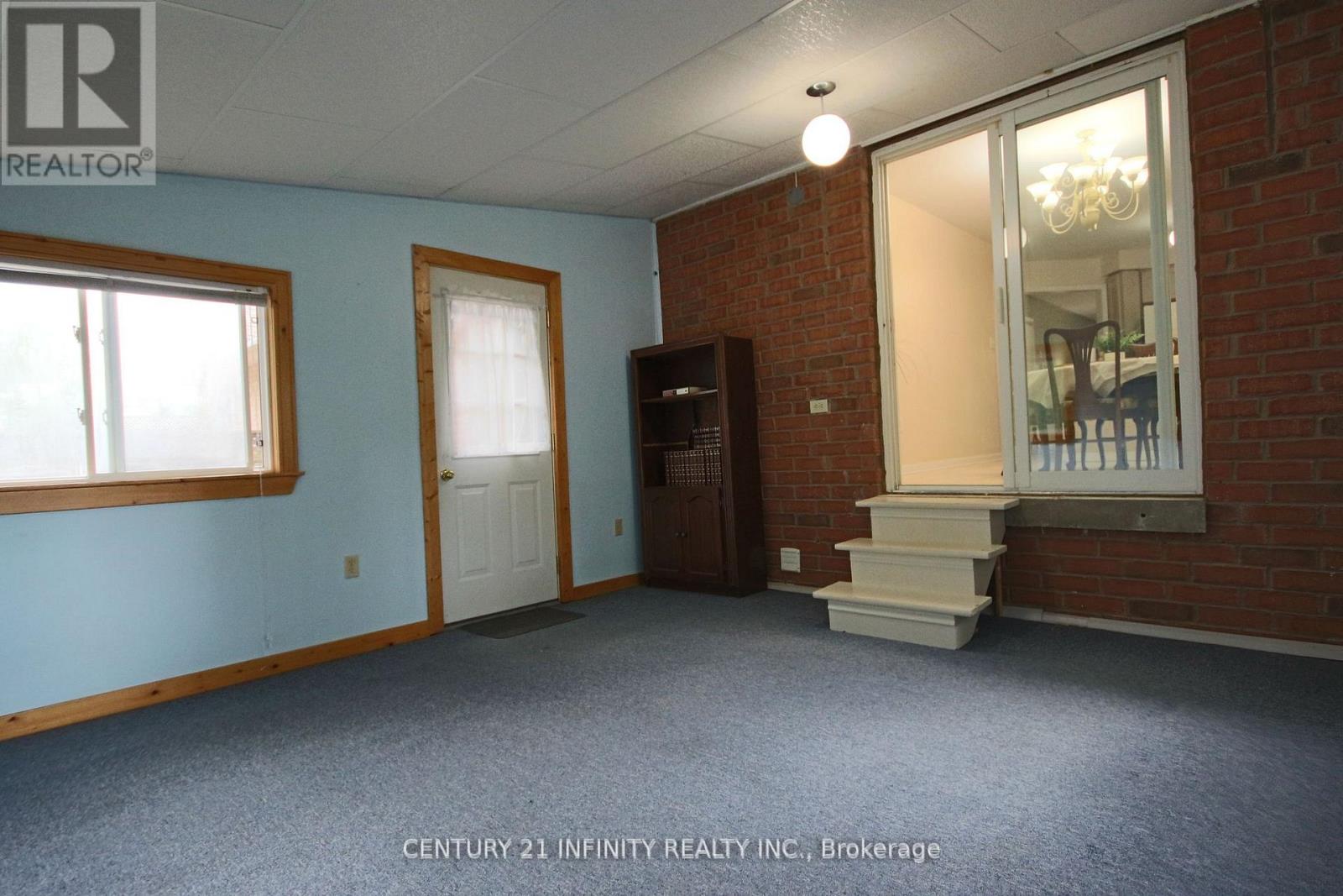 28 SOLMAR AVE