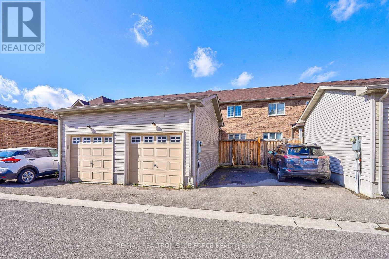 2557 CANADIAN ST