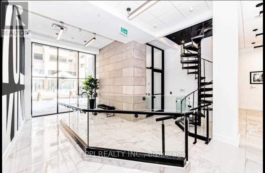 #220 -70 KING ST E, #220