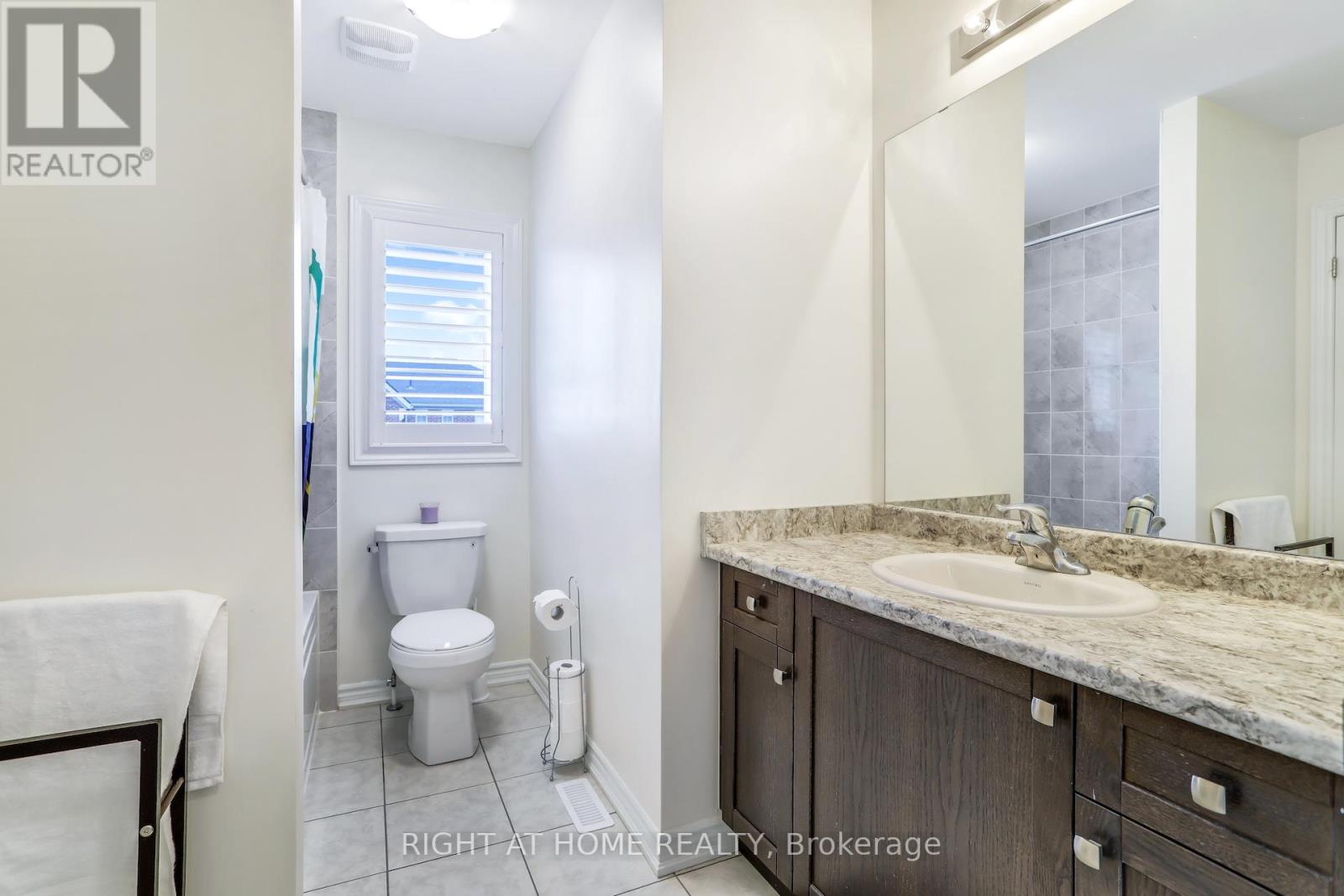 1 NORTHERN BREEZE CRES