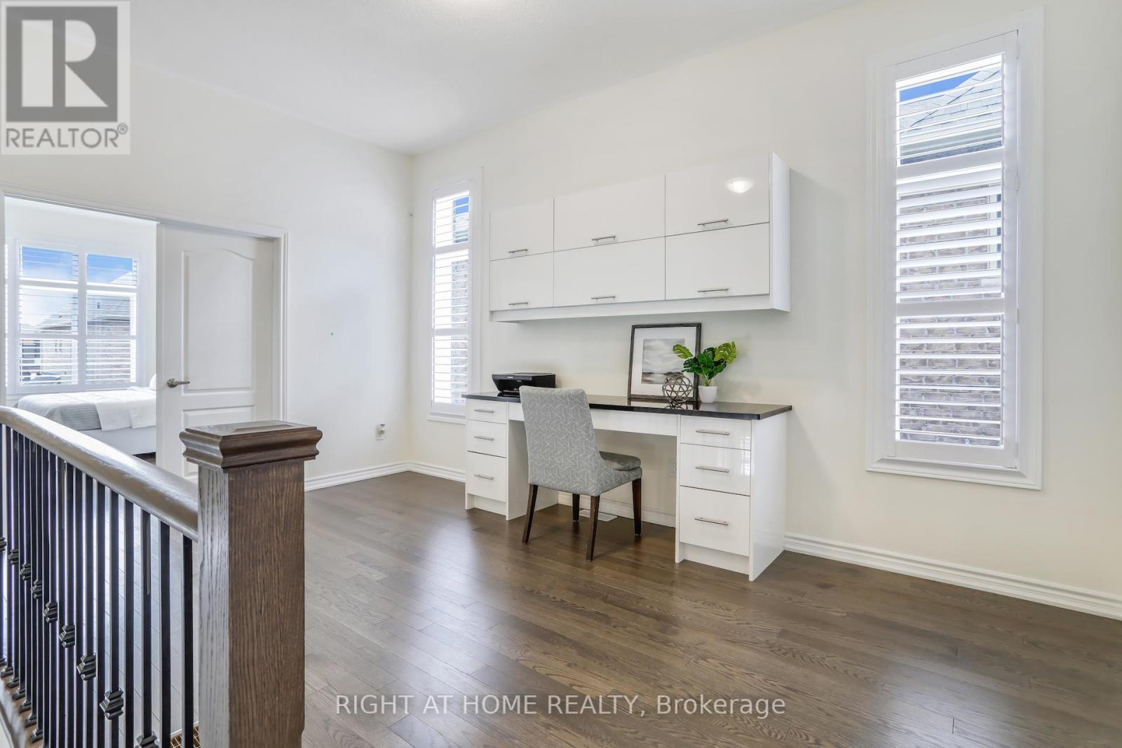 1 NORTHERN BREEZE CRES