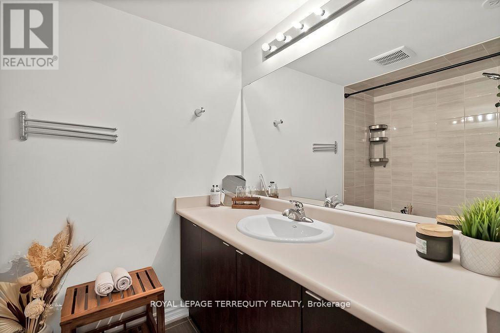 #243 -1811 REX HEATH DR