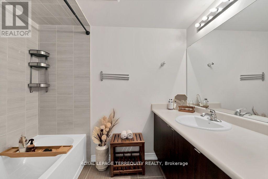 #243 -1811 REX HEATH DR