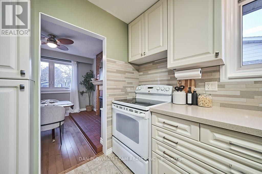 49 TAYLOR RD