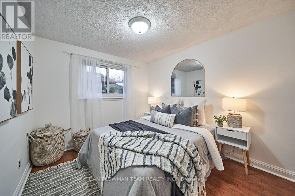 49 TAYLOR RD