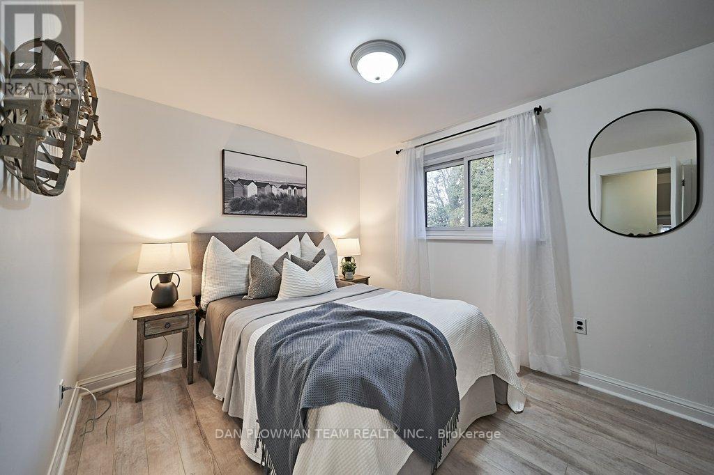 49 TAYLOR RD