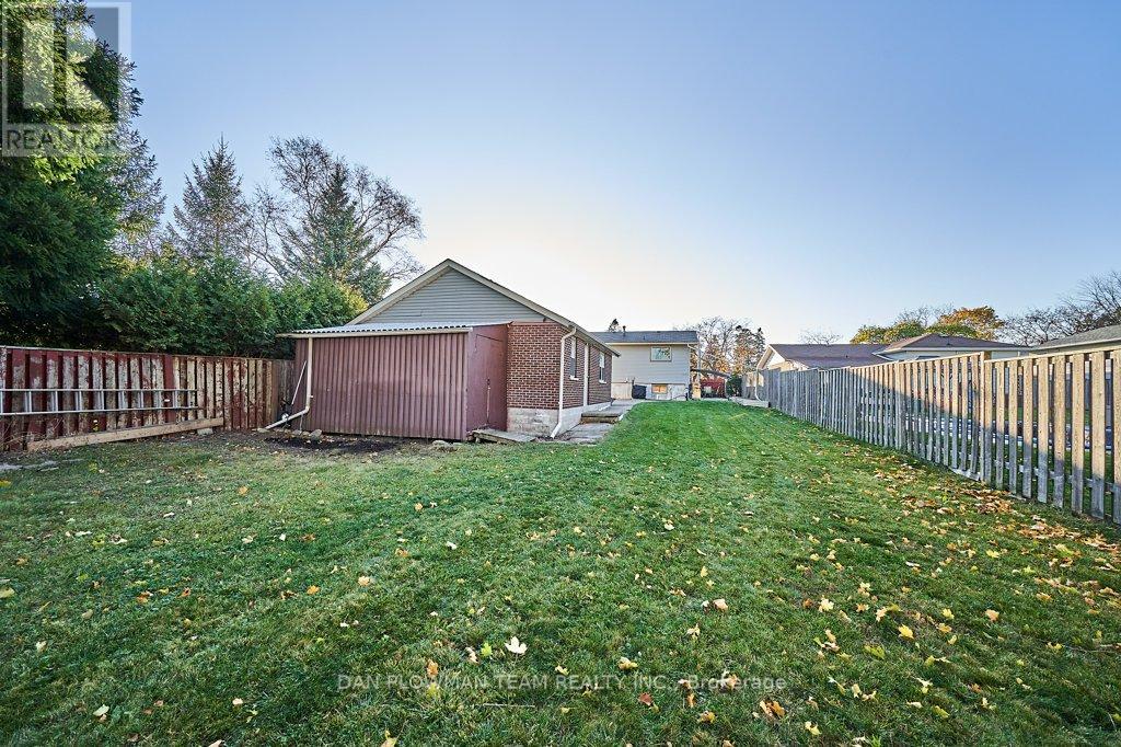 49 TAYLOR RD