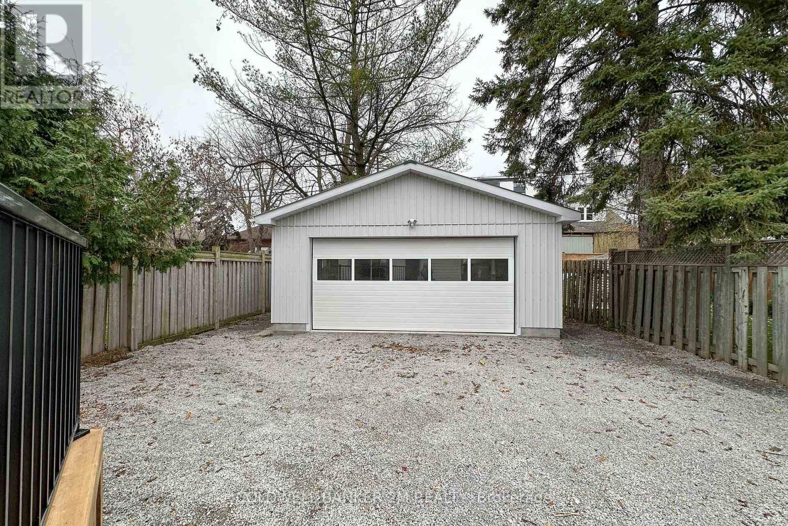 114 WARREN AVE