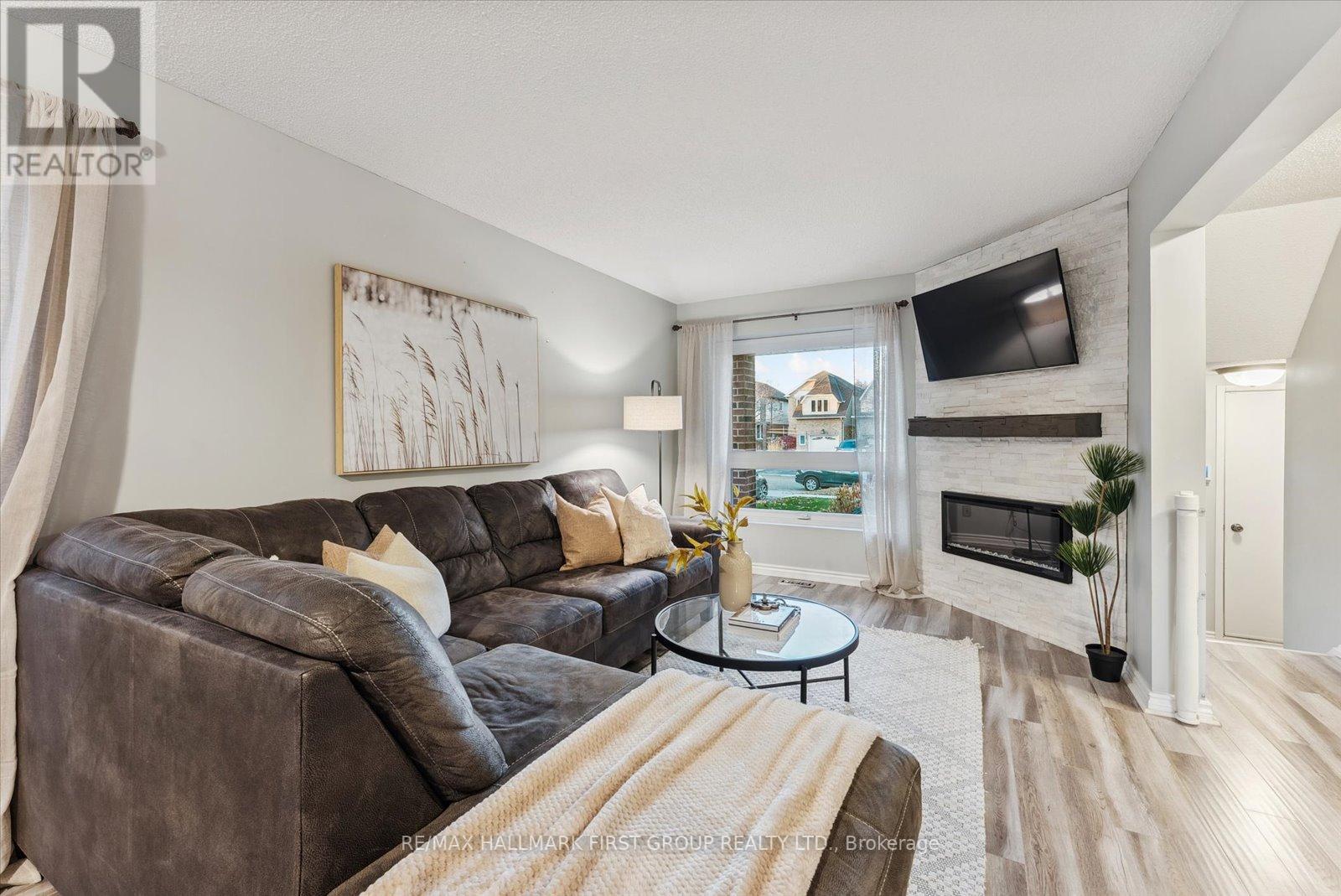 927 REDBIRD CRES