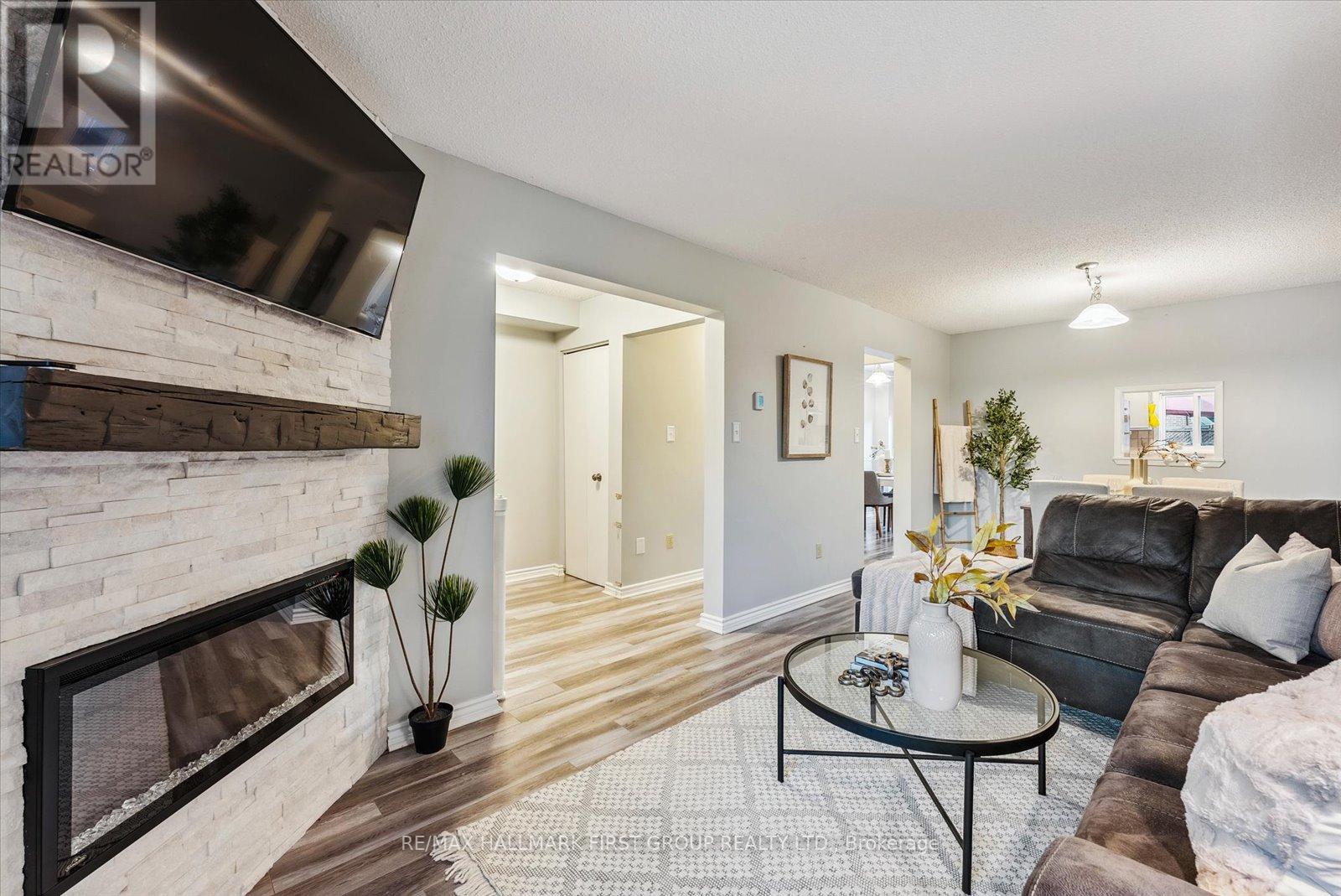 927 REDBIRD CRES