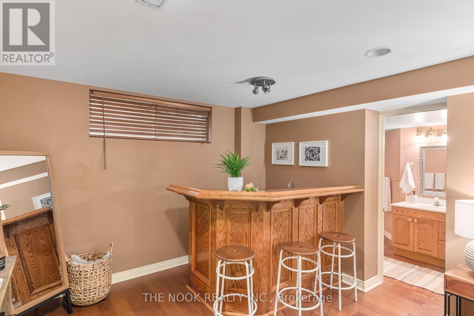 103 ORCHARD CRT