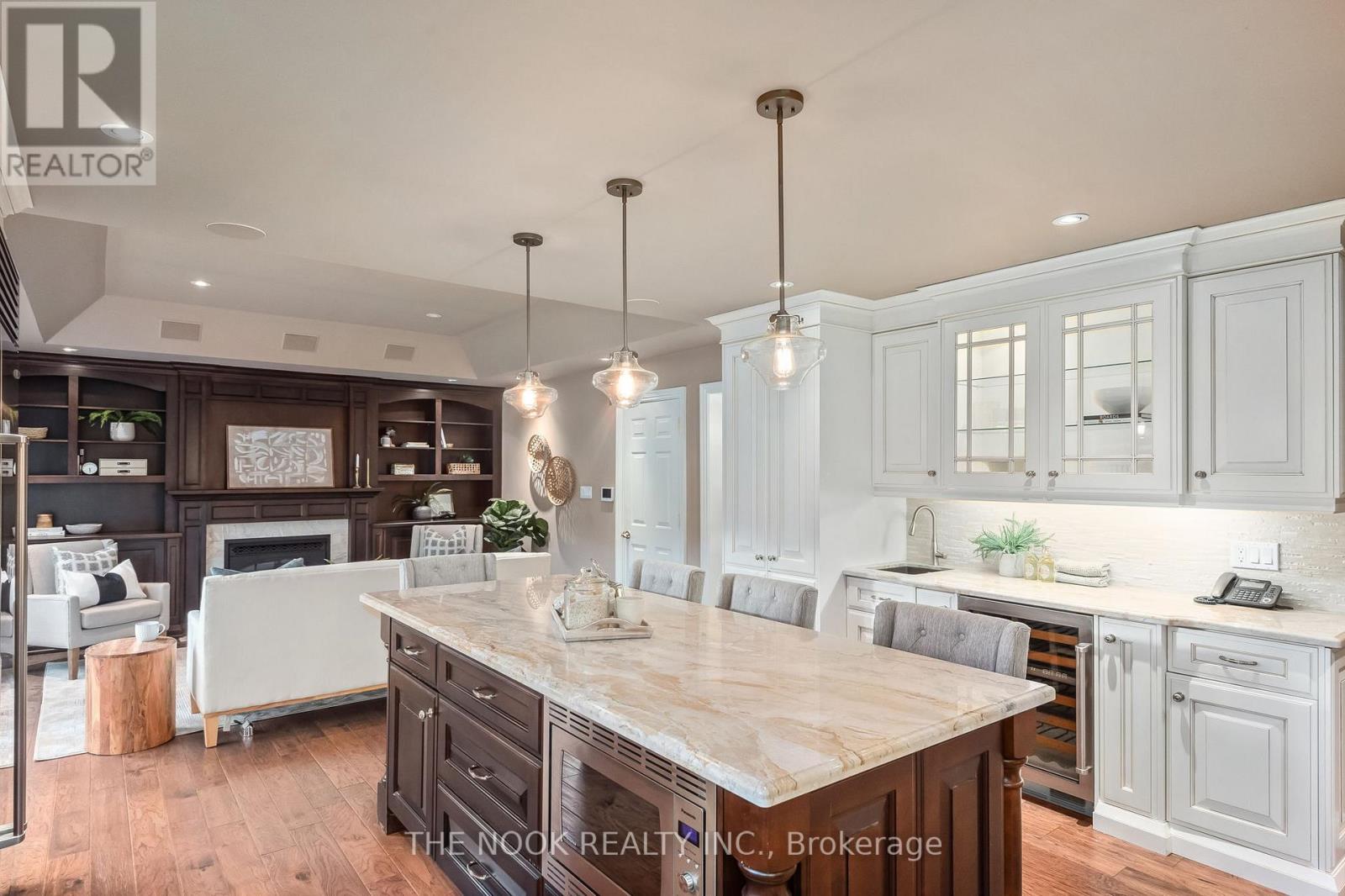 103 ORCHARD CRT