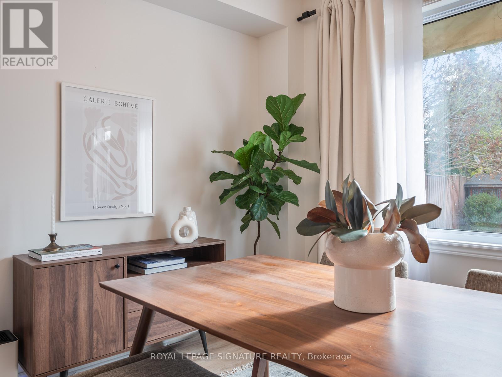 5 CHAREST PL