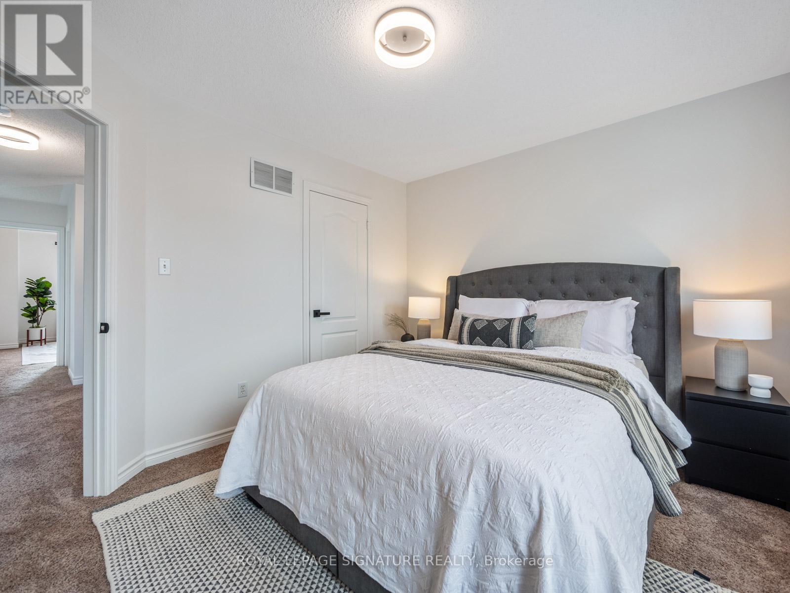 5 CHAREST PL