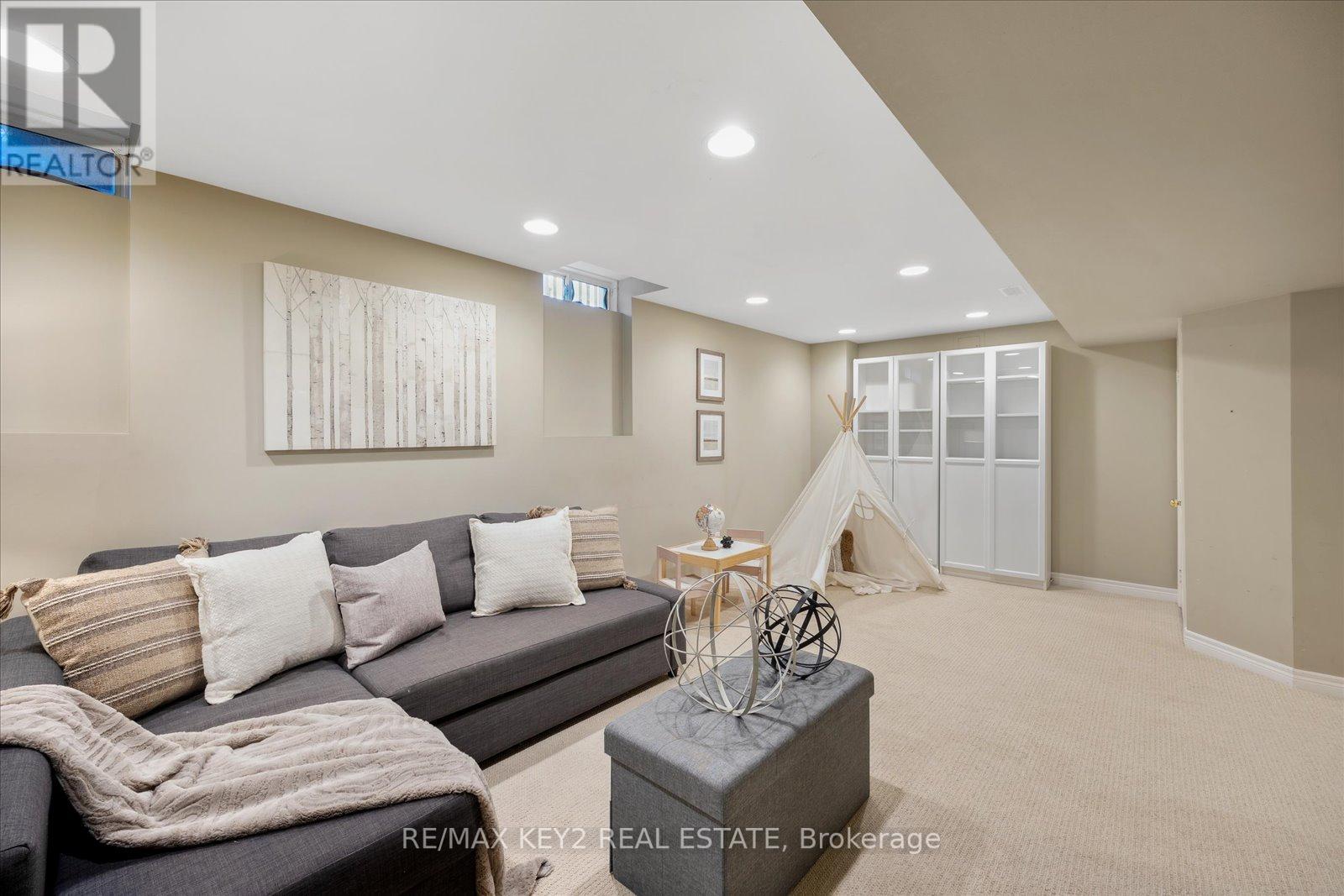 149 HARRONGATE PL