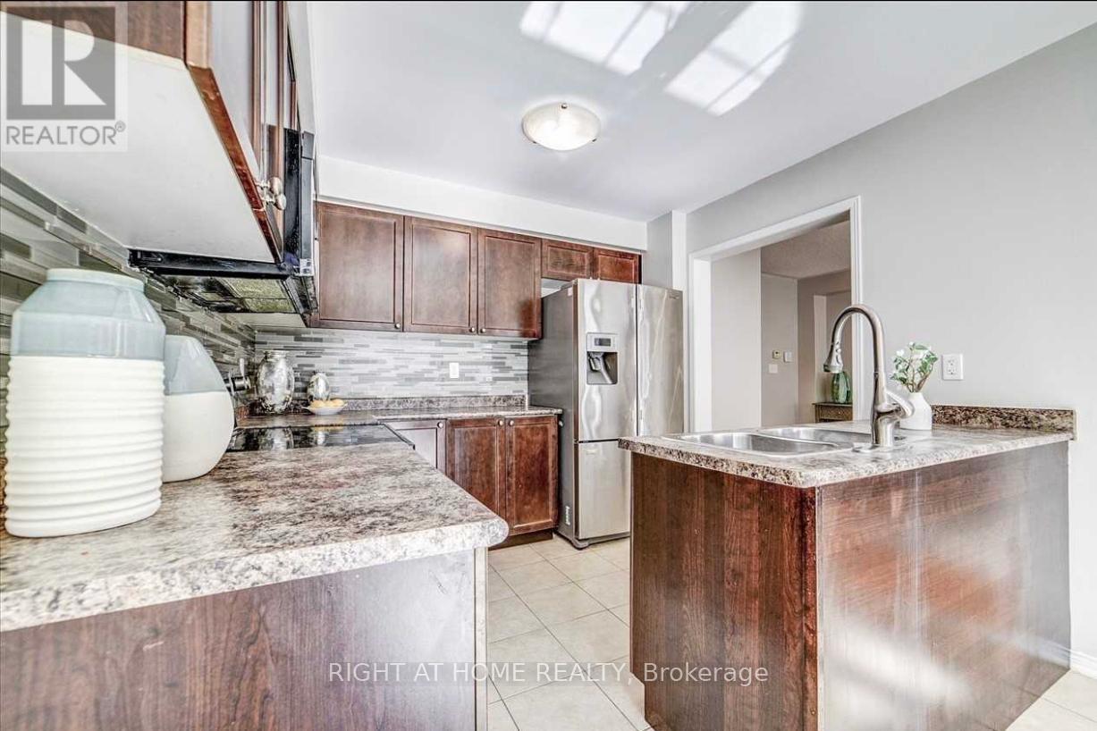 5 WESTRAY CRESCENT CRES E