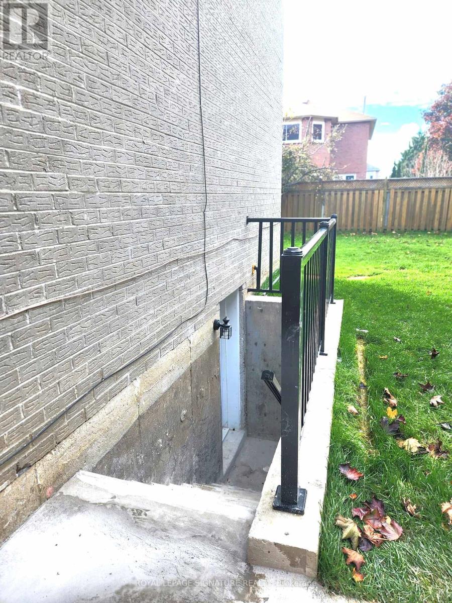 #BSMT -114 KEARNEY DR, #Bsmt