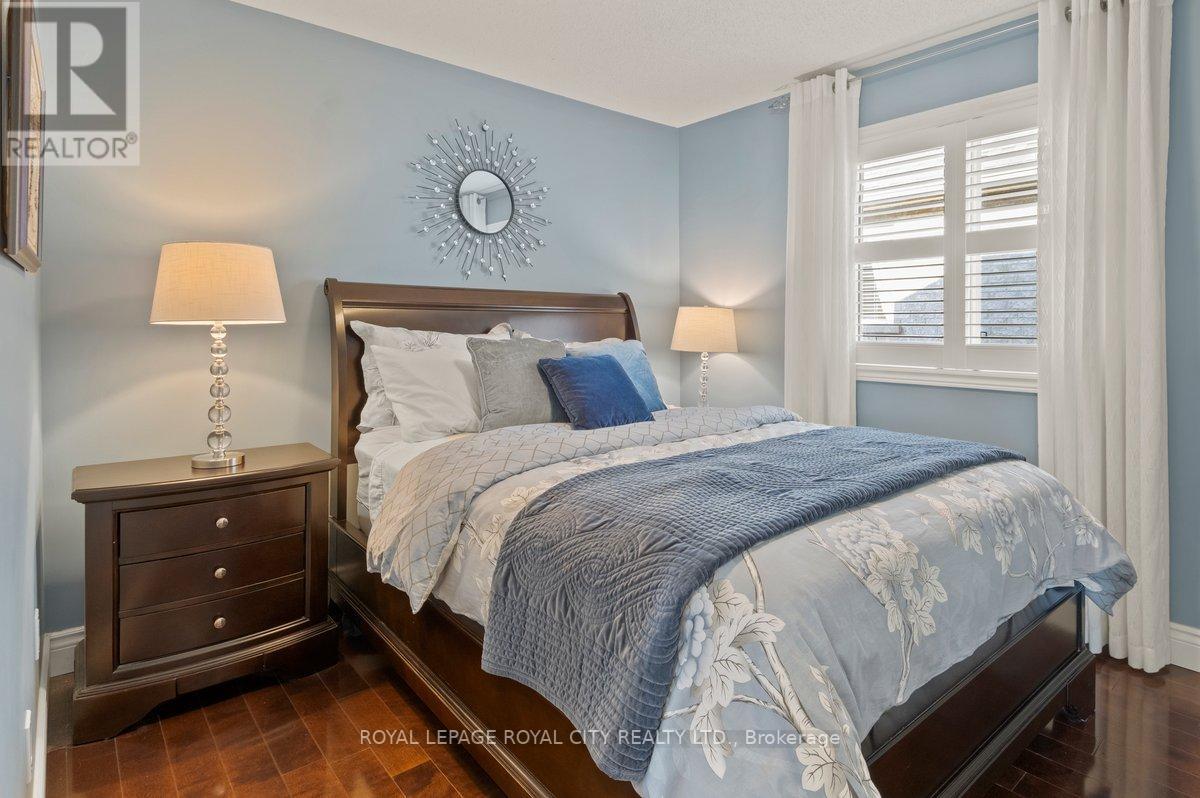 8 REDVERS ST