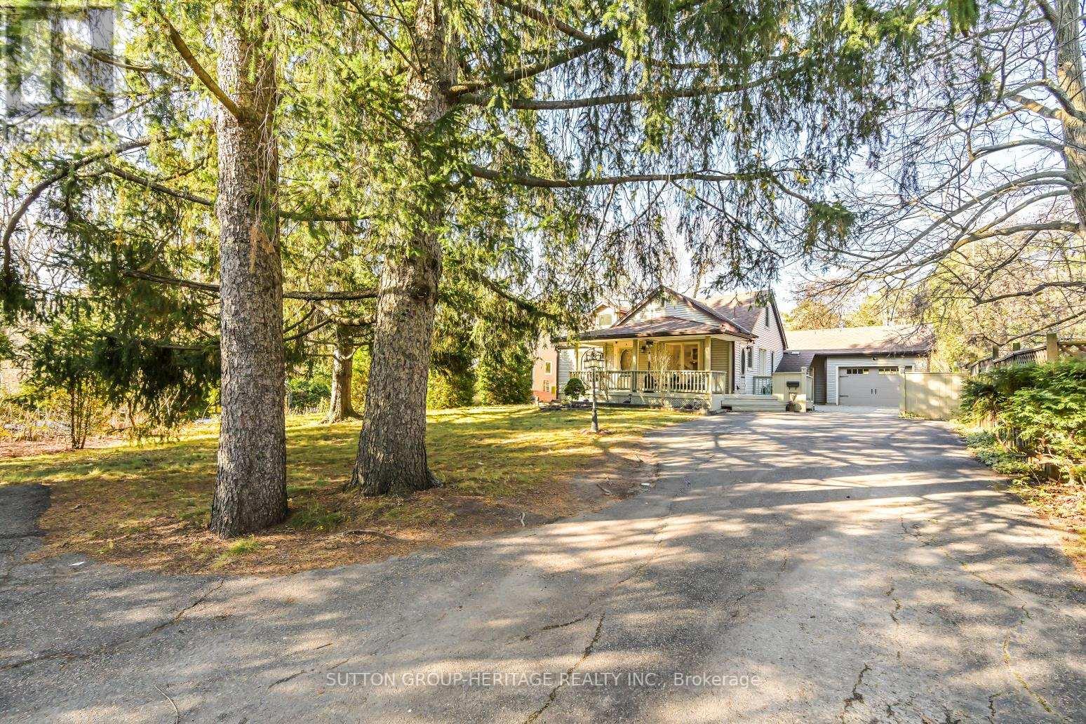50 TWYN RIVERS DR