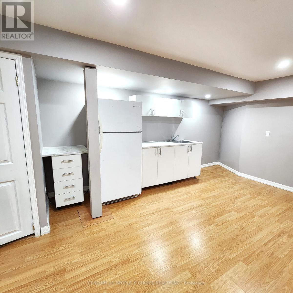 769 ATTERSLEY DR