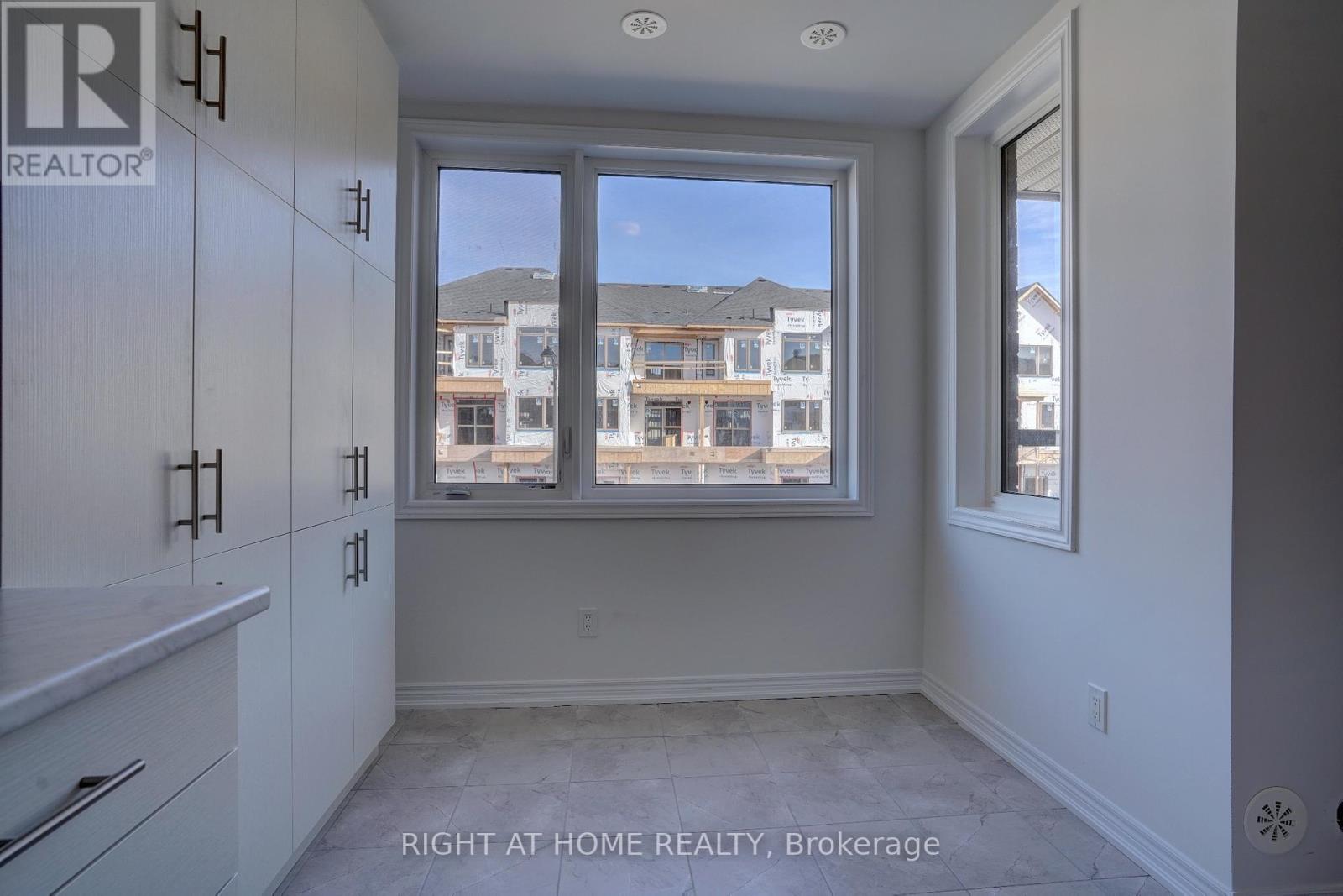 1124 LOCKIE DR