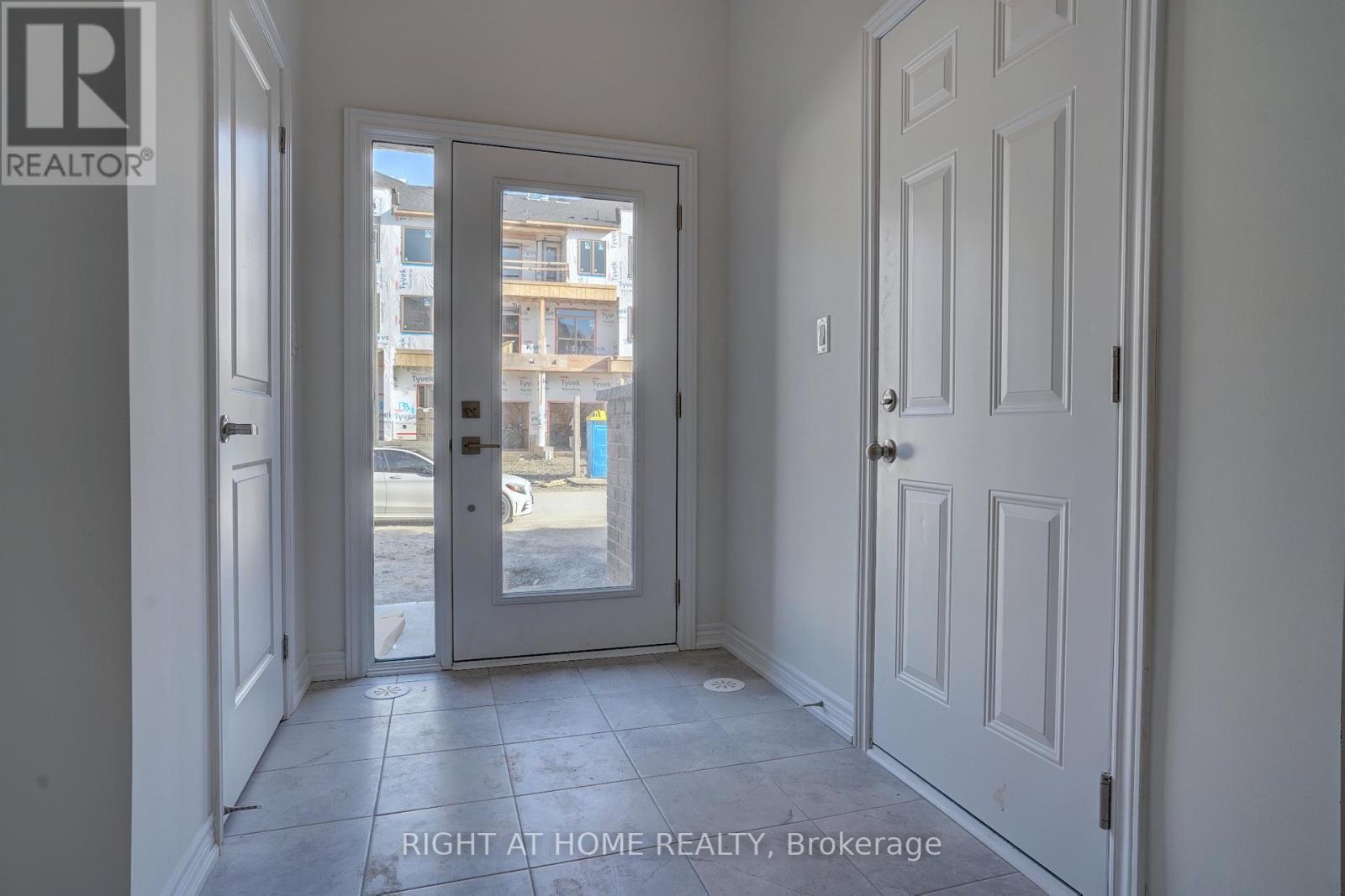1124 LOCKIE DR