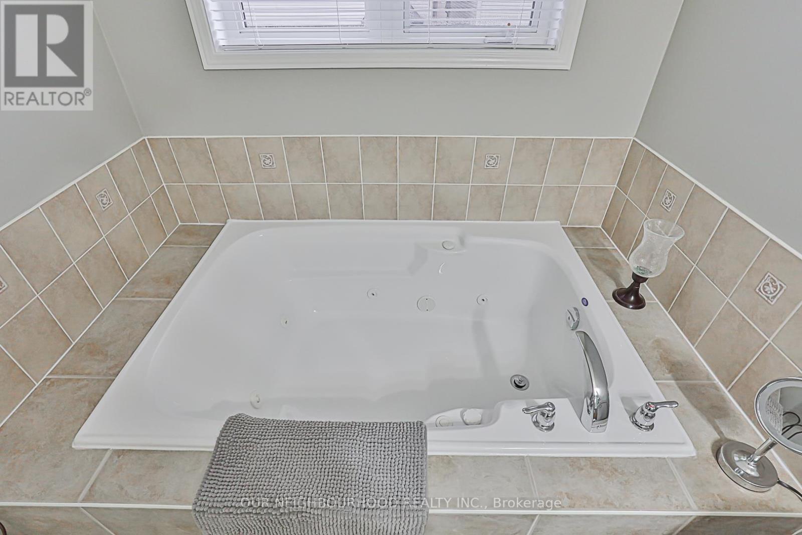 62 MCNICOL CRES