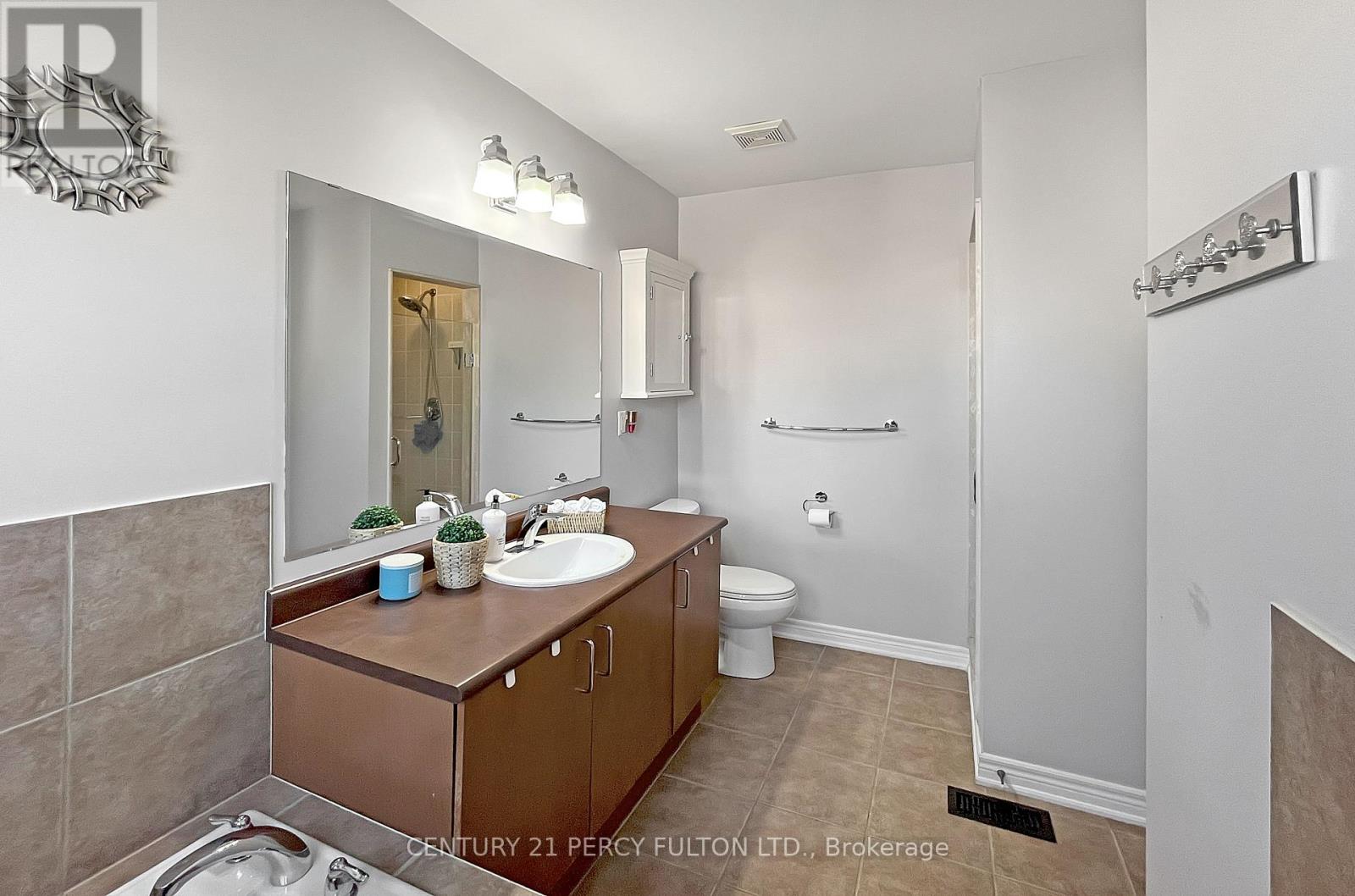81 RYDER CRES
