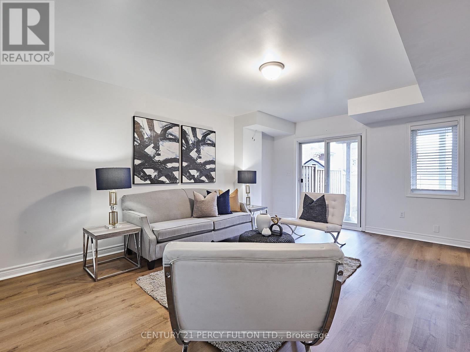 1707 CAROUSEL DR